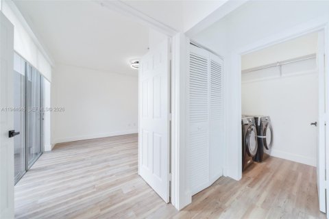 Townhouse in Hollywood, Florida 3 bedrooms, 149.02 sq.m. № 2001742 - photo 25