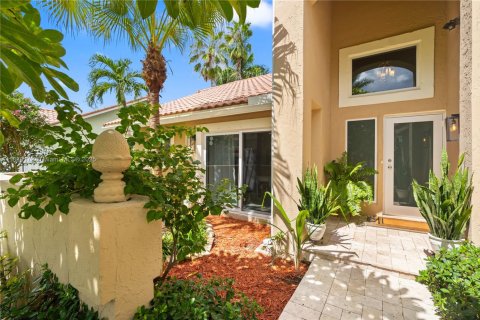 House in Weston, Florida 4 bedrooms, 222.41 sq.m. № 1945173 - photo 7