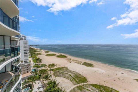 Condo in Pompano Beach, Florida, 3 bedrooms  № 2068944 - photo 7