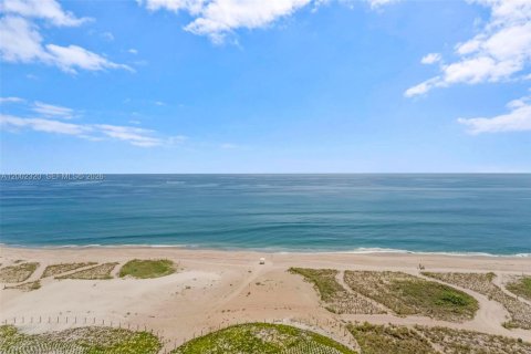 Condo in Pompano Beach, Florida, 3 bedrooms  № 2068944 - photo 3