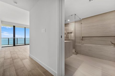 Condo in Pompano Beach, Florida, 3 bedrooms  № 2068944 - photo 27