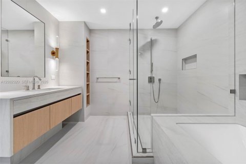 Condo in Pompano Beach, Florida, 3 bedrooms  № 2068944 - photo 25