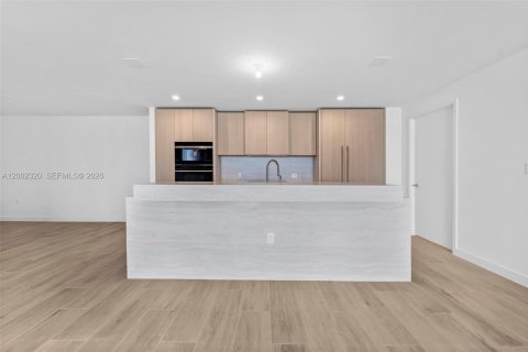 Condo in Pompano Beach, Florida, 3 bedrooms  № 2068944 - photo 15