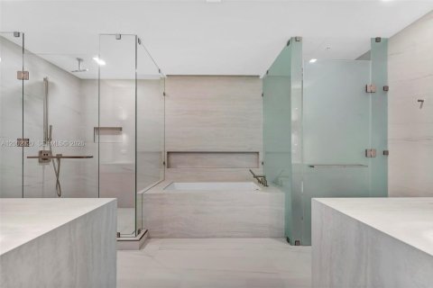 Condo in Pompano Beach, Florida, 3 bedrooms  № 2068944 - photo 24