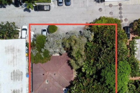 Commercial property in Ocean Ridge, Florida № 2179090 - photo 3