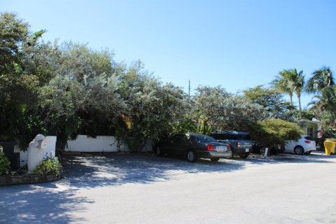 Commercial property in Ocean Ridge, Florida № 2179090 - photo 6
