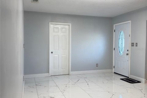 House in Tampa, Florida 3 bedrooms, 215.44 sq.m. № 1733211 - photo 7