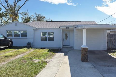 House in Tampa, Florida 3 bedrooms, 215.44 sq.m. № 1733211 - photo 1