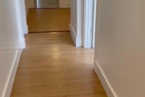 Appartement à louer à West Palm Beach, Floride: 2 chambres, 45.71 m2 № 2017272 - photo 2