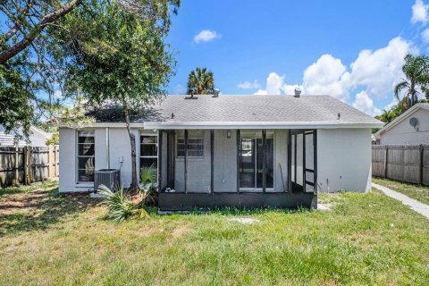 House in Tarpon Springs, Florida 3 bedrooms, 137.59 sq.m. № 1795189 - photo 21