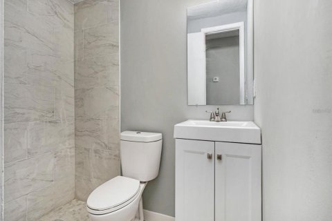 House in Tarpon Springs, Florida 3 bedrooms, 137.59 sq.m. № 1795189 - photo 4