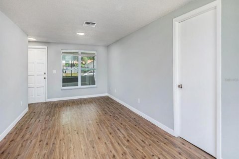 House in Tarpon Springs, Florida 3 bedrooms, 137.59 sq.m. № 1795189 - photo 9