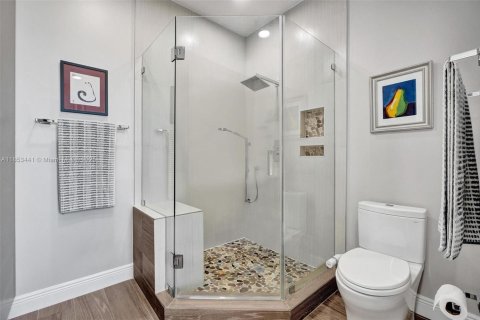 Condo in North Bay Village, Florida, 2 bedrooms  № 1871949 - photo 30