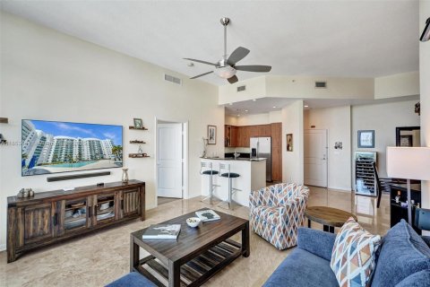 Condo in North Bay Village, Florida, 2 bedrooms  № 1871949 - photo 12