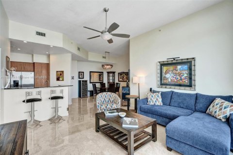 Condo in North Bay Village, Florida, 2 bedrooms  № 1871949 - photo 11