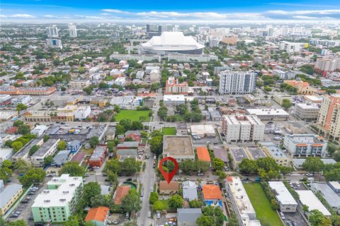 Commercial property in Miami, Florida 133.41 sq.m. № 1940194 - photo 23