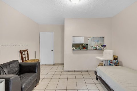 Commercial property in Miami, Florida 133.41 sq.m. № 1940194 - photo 11