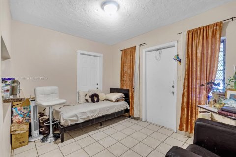 Commercial property in Miami, Florida 133.41 sq.m. № 1940194 - photo 12