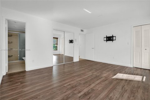 Townhouse in Miami, Florida 3 bedrooms, 151.43 sq.m. № 1975095 - photo 17