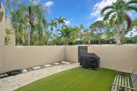 Townhouse in Miami, Florida 3 bedrooms, 151.43 sq.m. № 1975095 - photo 3
