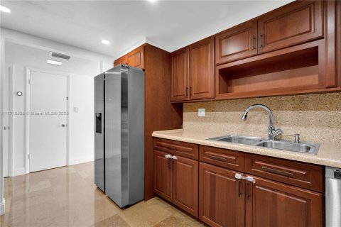 Townhouse in Miami, Florida 3 bedrooms, 151.43 sq.m. № 1975095 - photo 13