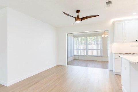 Casa en venta en Saint Petersburg, Florida, 2 dormitorios, 136.1 m2 № 1602236 - foto 18