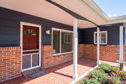 Casa en venta en Saint Petersburg, Florida, 2 dormitorios, 136.1 m2 № 1602236 - foto 4