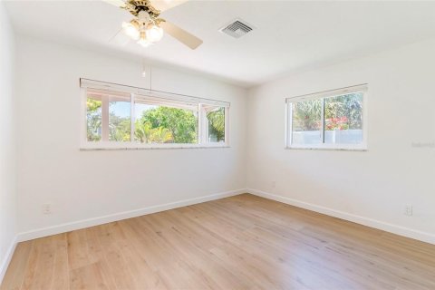 Casa en venta en Saint Petersburg, Florida, 2 dormitorios, 136.1 m2 № 1602236 - foto 22