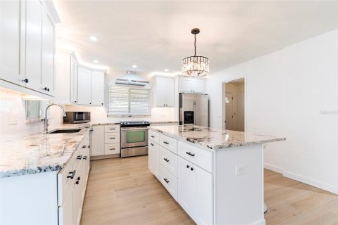 Casa en venta en Saint Petersburg, Florida, 2 dormitorios, 136.1 m2 № 1602236 - foto 14