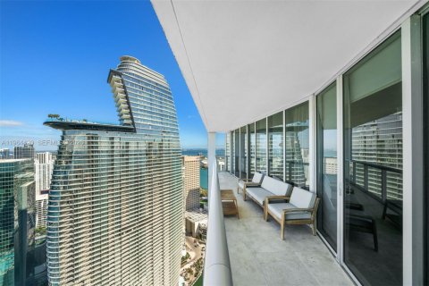 Condo in Miami, Florida, 2 bedrooms  № 2081110 - photo 17