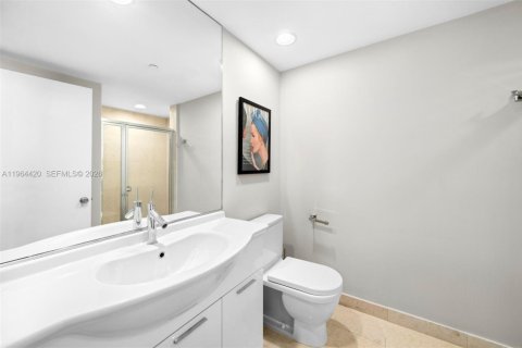 Condo in Miami, Florida, 2 bedrooms  № 2081110 - photo 15