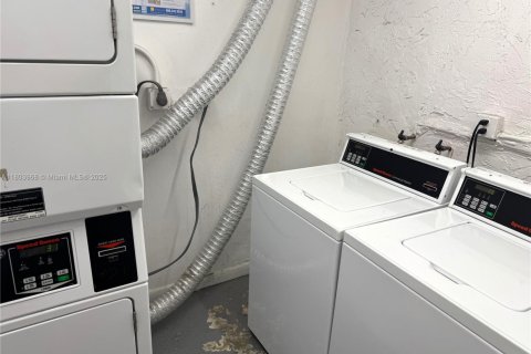 Copropriété à vendre à North Miami, Floride: 2 chambres, 99.41 m2 № 1979713 - photo 26