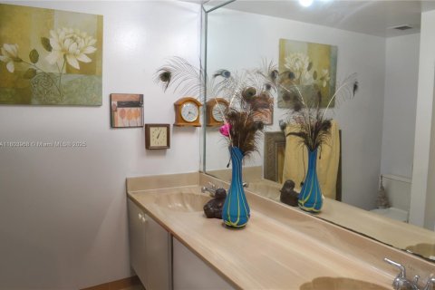 Copropriété à vendre à North Miami, Floride: 2 chambres, 99.41 m2 № 1979713 - photo 16