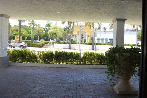 Copropriété à vendre à North Miami, Floride: 2 chambres, 99.41 m2 № 1979713 - photo 2