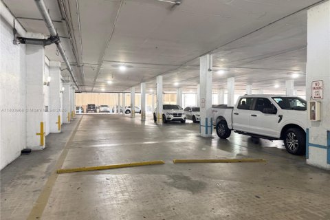 Copropriété à vendre à North Miami, Floride: 2 chambres, 99.41 m2 № 1979713 - photo 27