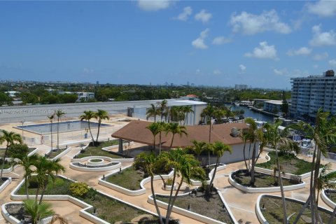 Copropriété à vendre à North Miami, Floride: 2 chambres, 99.41 m2 № 1979713 - photo 21