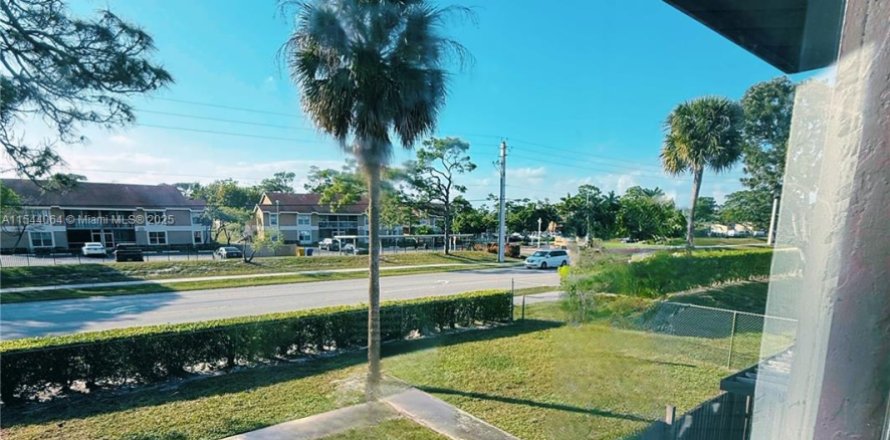 Condo à West Palm Beach, Floride, 2 chambres  № 1939023