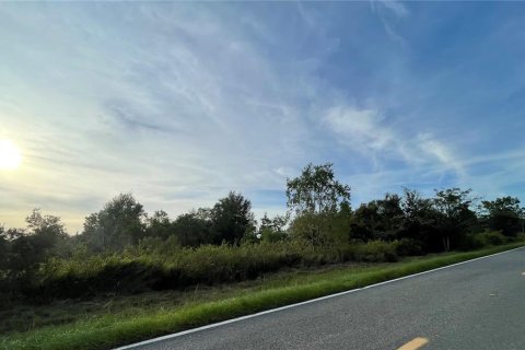 Terreno en venta en Frostproof, Florida № 1389440 - foto 1