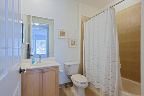 Снять в аренду кондоминиум в Палм-Бич-Гарденс, Флорида 2 спальни, 106.28м2, № 1923130 - фото 15