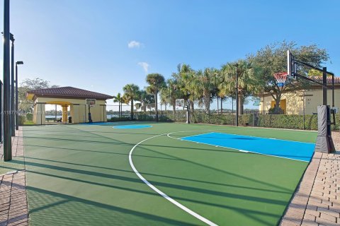 Снять в аренду кондоминиум в Палм-Бич-Гарденс, Флорида 2 спальни, 106.28м2, № 1923130 - фото 27