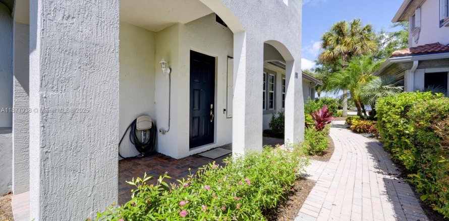 Condominio en Palm Beach Gardens, Florida, 2 dormitorios № 1923130