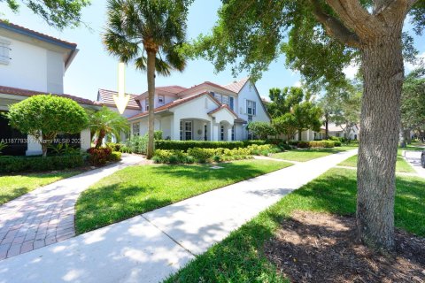 Снять в аренду кондоминиум в Палм-Бич-Гарденс, Флорида 2 спальни, 106.28м2, № 1923130 - фото 22