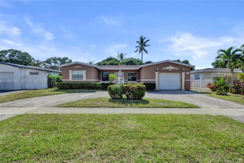 Casa en Lauderdale Lakes, Florida 4 dormitorios, 220.09 m2 № 2029689