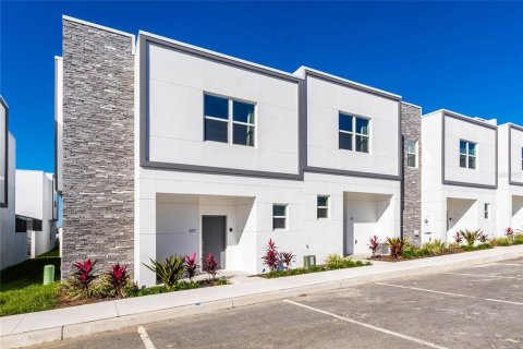 Touwnhouse à Davenport, Floride 5 chambres, 187.66 m2 № 2408233