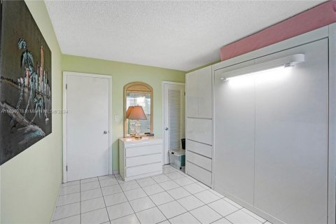Condominio en venta en Hallandale Beach, Florida, 2 dormitorios, 78.78 m2 № 1865255 - foto 20