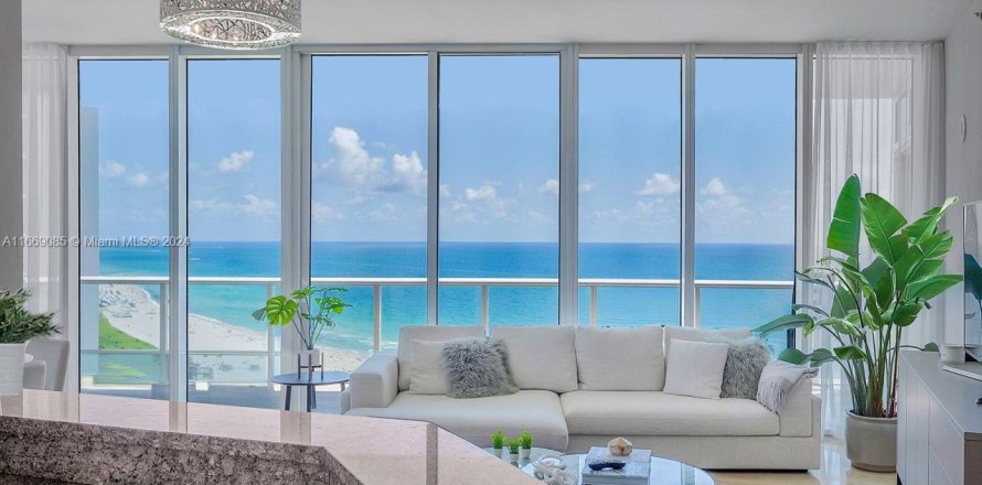 Condominio en Miami Beach, Florida, 2 dormitorios № 1874468