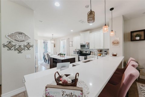 Casa en venta en Orlando, Florida, 4 dormitorios, 222.04 m2 № 1602452 - foto 13