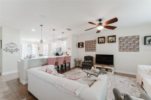 Casa en venta en Orlando, Florida, 4 dormitorios, 222.04 m2 № 1602452 - foto 8