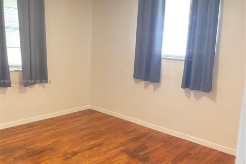 Immobilier commercial à vendre à Hollywood, Floride: 102.94 m2 № 2081188 - photo 4