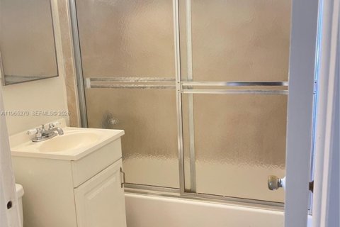 Immobilier commercial à vendre à Hollywood, Floride: 102.94 m2 № 2081188 - photo 5